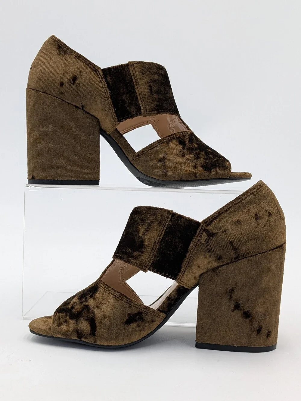 CAbi Interlock Sz 6 Crushed Velvet Sandal Olive Green Peep Toe Block Heel